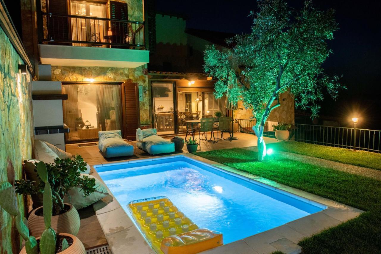 Dandy Villas Nea Roda - Melodic Waves - Private - Pool - Parking - Cellar Exteriör bild
